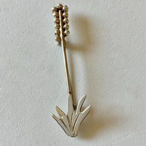 Silver Arrow  Pin